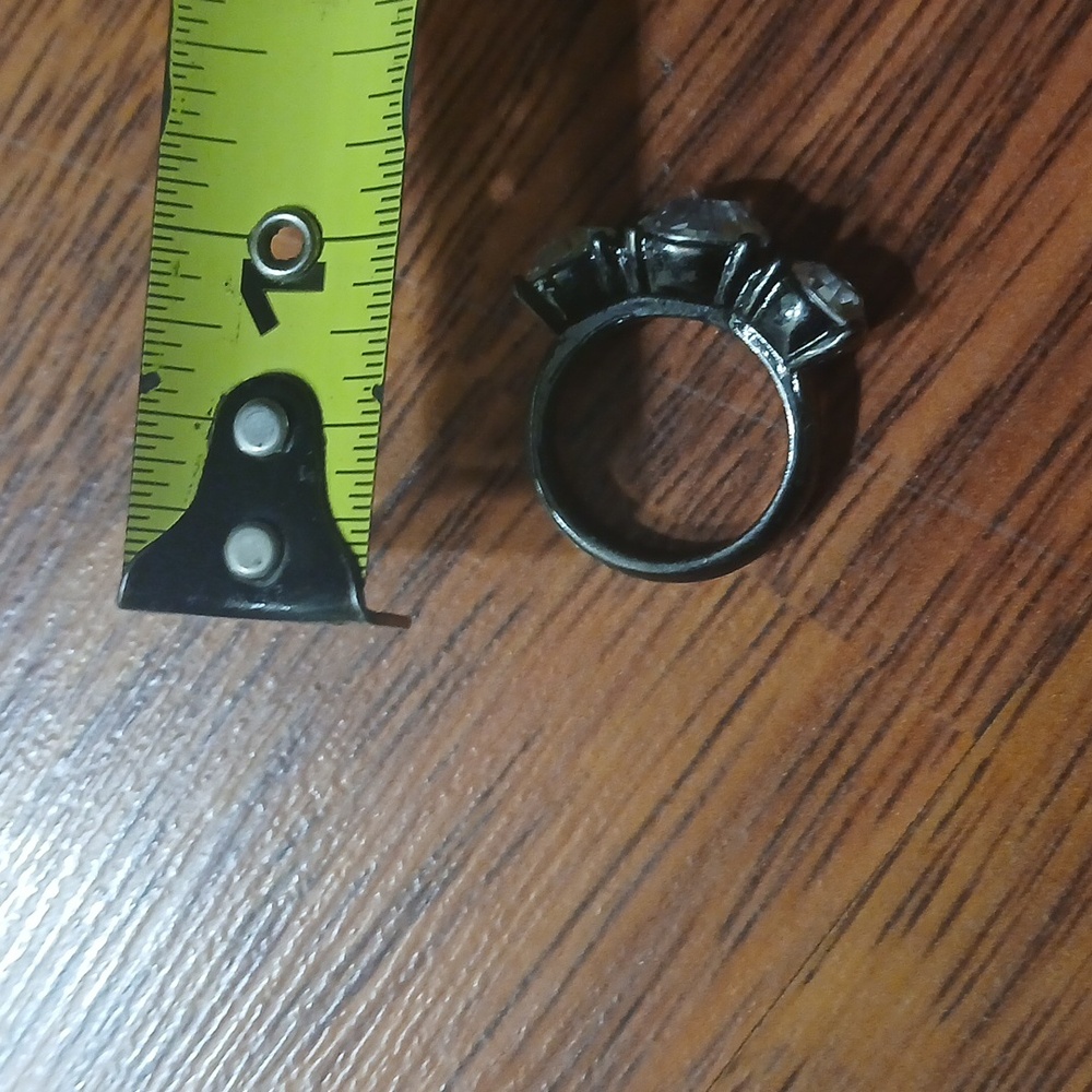 Ring‎ - Picture 3 of 4